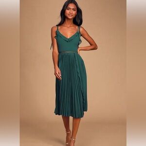 Never a Dull Moment Emerald Green Tie-Strap Pleated Midi Dress
